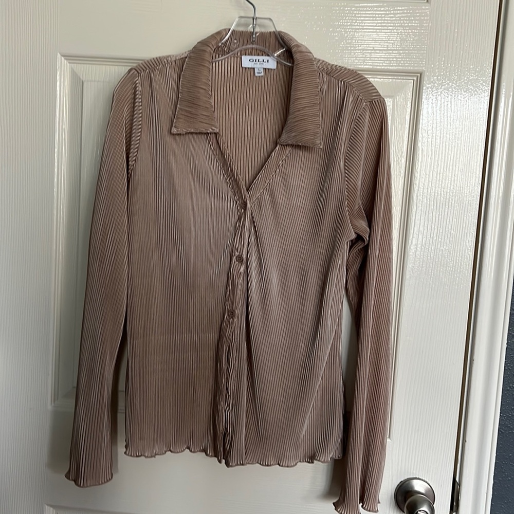 Gilli long sleeve button front blouse